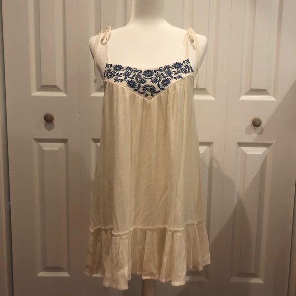 Boho style Embroidered Dress (NWT) - Picture 6 of 7
